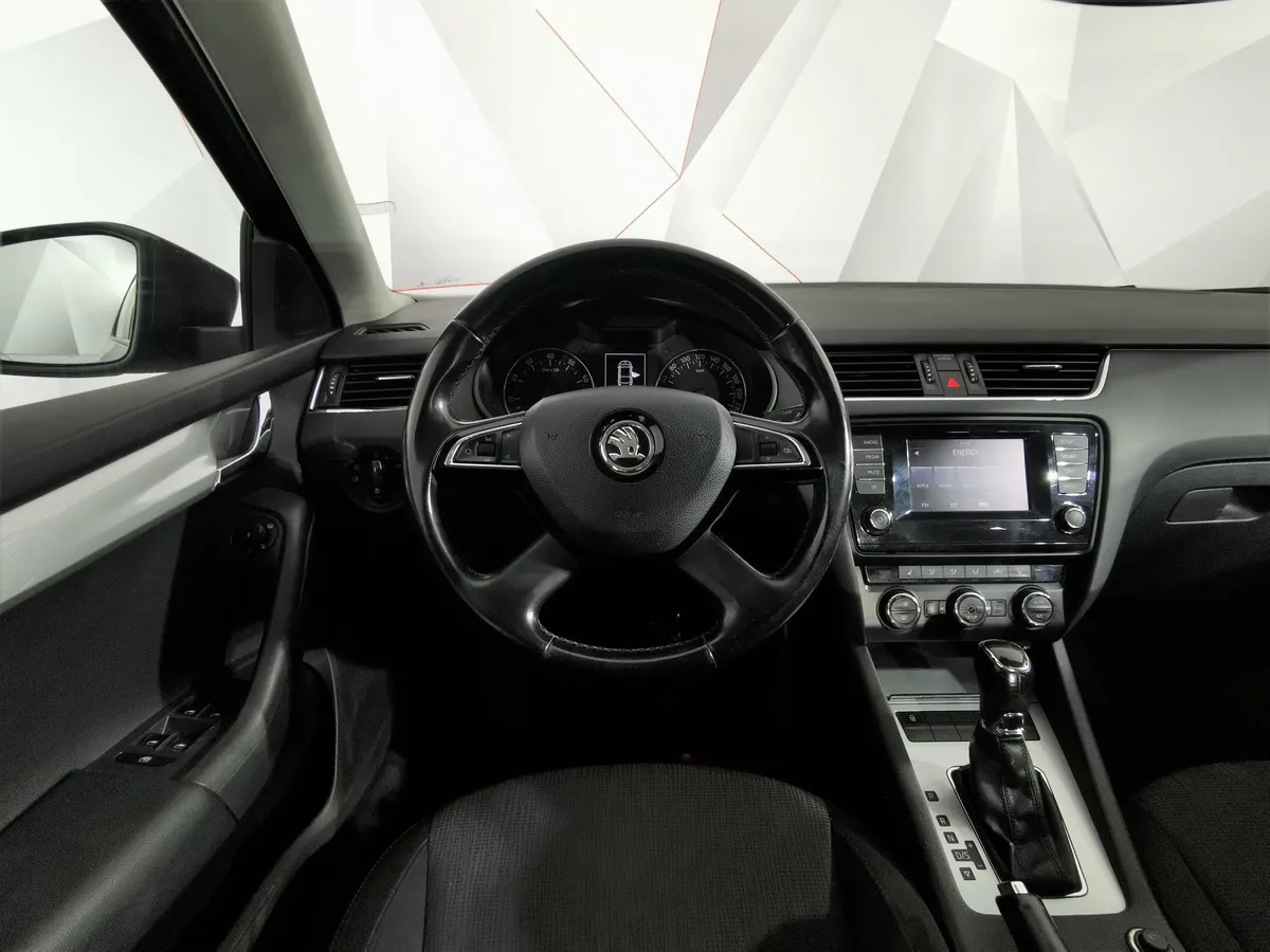 Skoda Octavia 1.6 AT (110 л.с.) Коричневый в АВИЛОН. Слайд №19