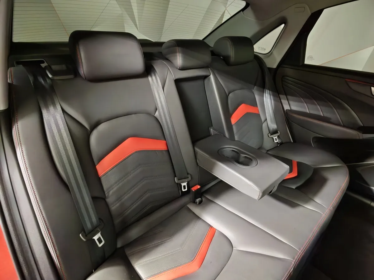 Kaiyi E5 1.5 CVT 2WD (147 л.с.) Luxury Красный в АВИЛОН. Слайд №17