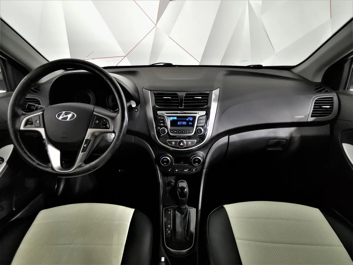 Hyundai Solaris 1.6 AT (123 л.с.) Optima Белый в АВИЛОН. Слайд №12