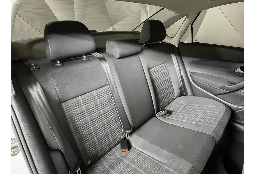 Volkswagen Polo 1.6 MPI AT (110 л.с.) Drive Белый в АВИЛОН. Слайд №16