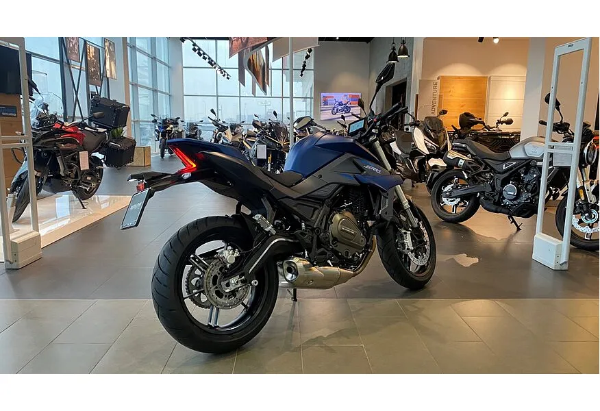 LIVE. Слайд №4