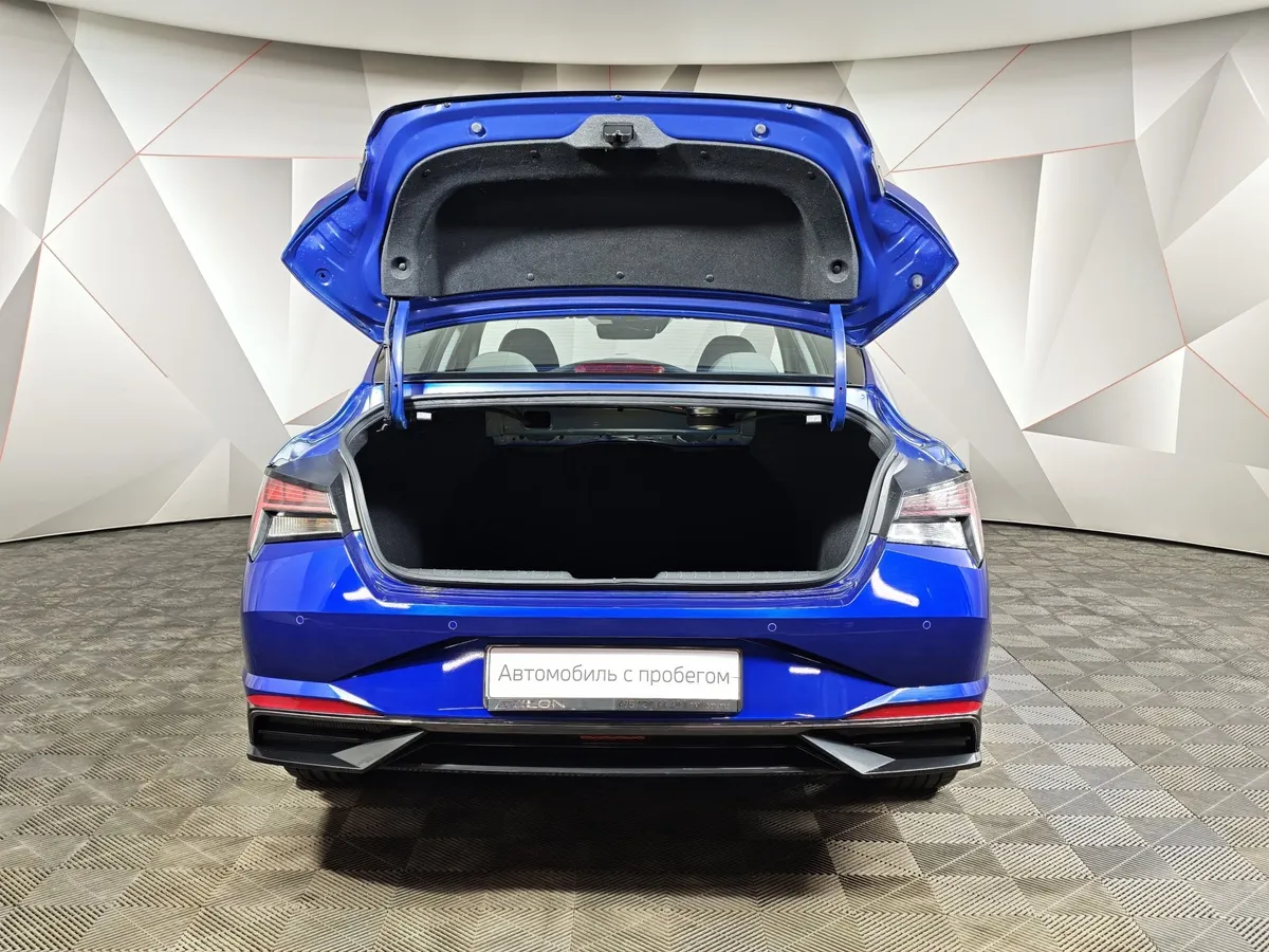 Hyundai Elantra 1.6 AT (128 л.с.) Prestige Синий в АВИЛОН. Слайд №12