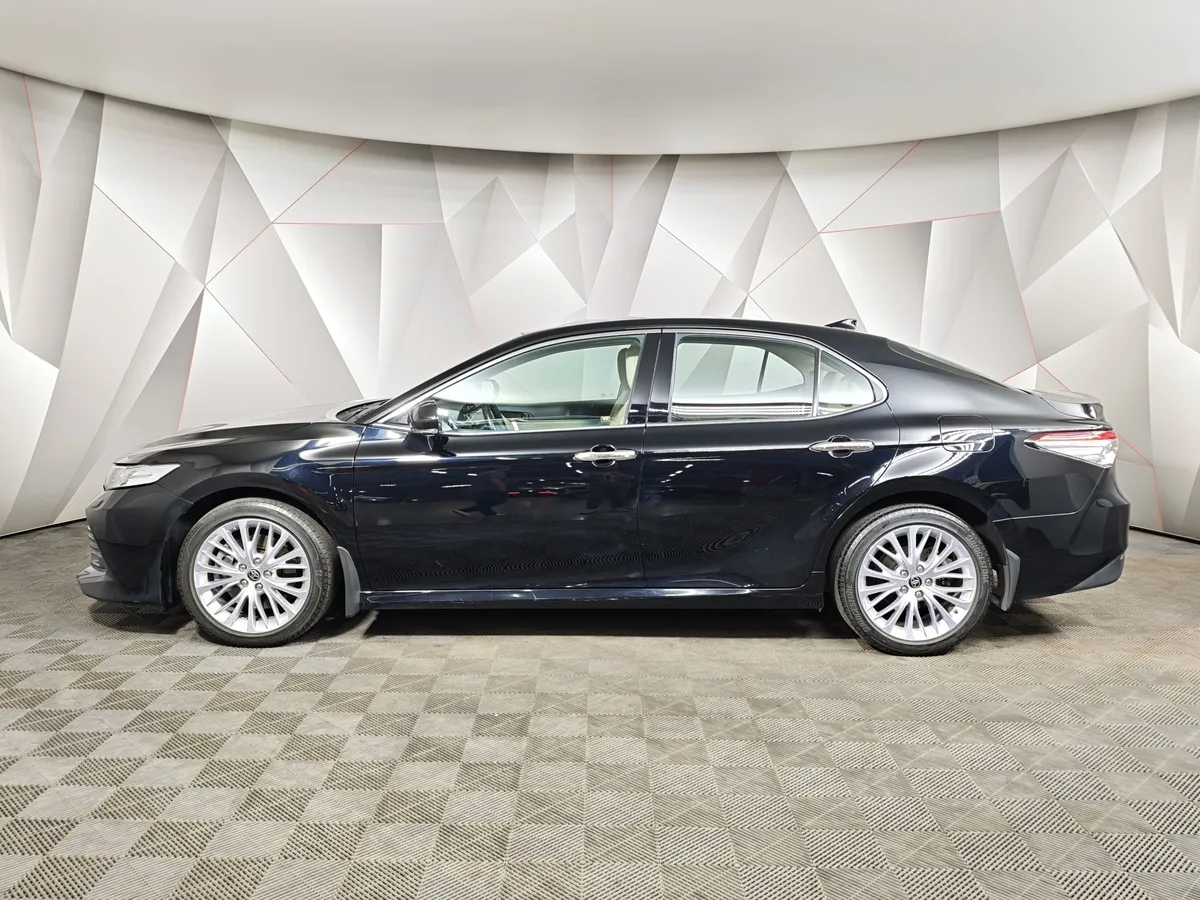 Toyota Camry 2.5 AT (181 л.с.) Черный в АВИЛОН. Слайд №5