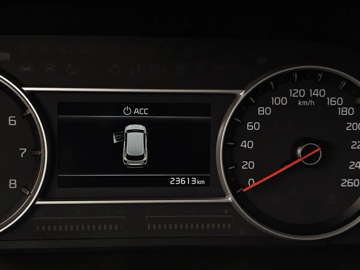 Kia Sorento 2.5 MPI 4WD AT (180 л.с.) Comfort Серый в АВИЛОН. Слайд №18
