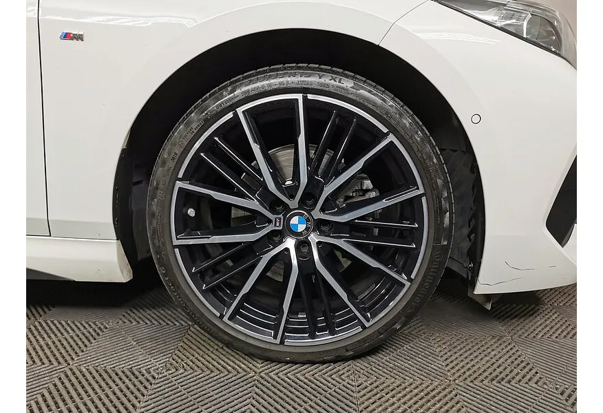 BMW 2 серия Gran Coupe 218i (140 л.с.) M Sport Edition 21 Белый в АВИЛОН. Слайд №9