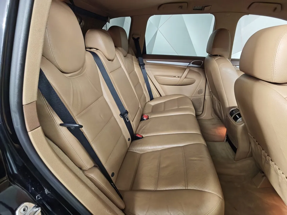 Porsche Cayenne 3.2 MT (250 л.с.) Черный в АВИЛОН. Слайд №15