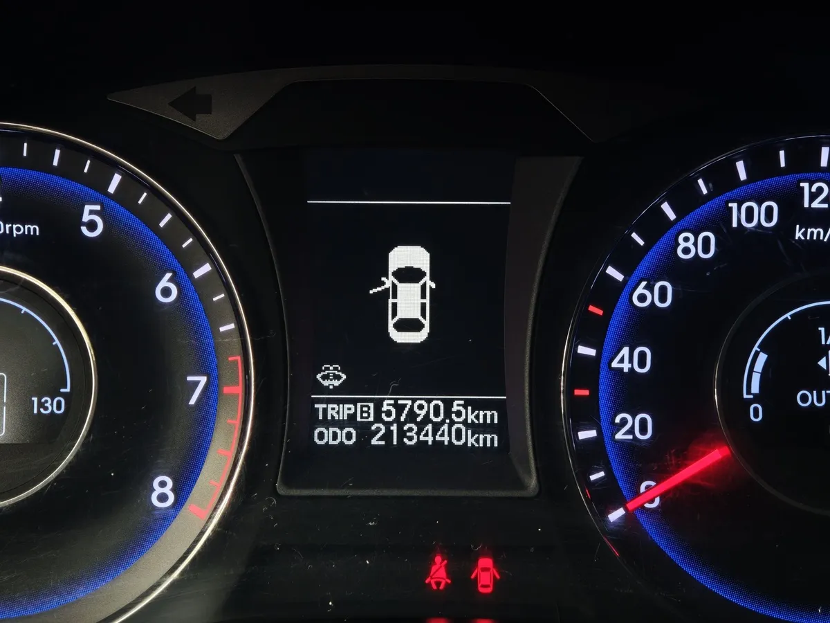 Hyundai i40 2.0 AT (150 л.с.) Comfort Белый в АВИЛОН. Слайд №15