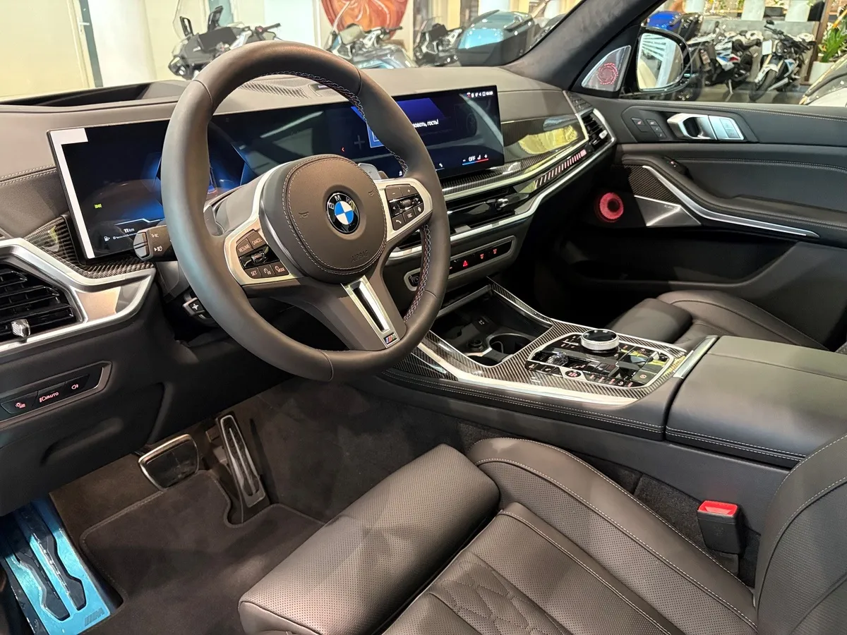 BMW X7 M60i xDrive (530 л.с.) Черный в АВИЛОН. Слайд №6