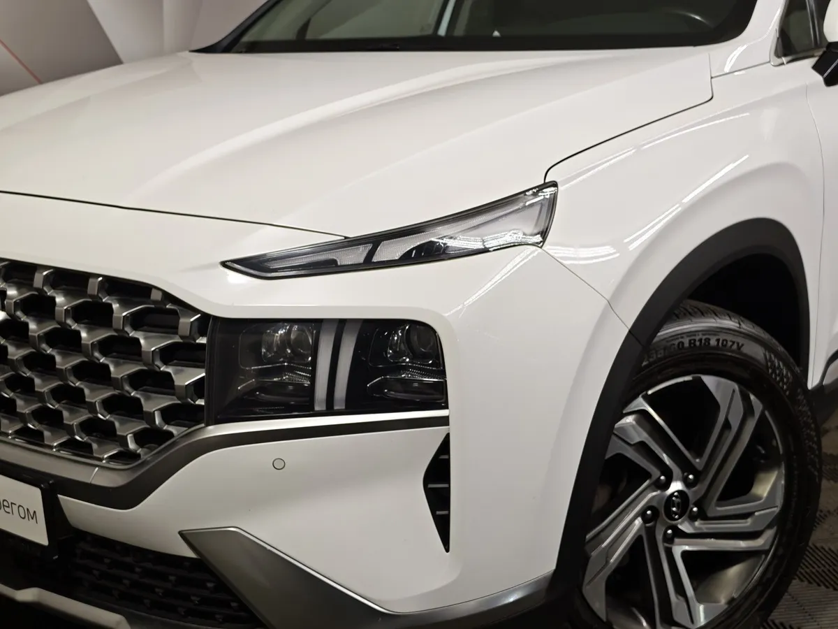 Hyundai Santa Fe 2.5 AWD 6AT (7 мест) (180 л.с.)   Prestige + Smart Sense Белый в АВИЛОН. Слайд №10