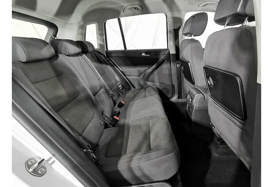 Volkswagen Tiguan 2.0 TSI 4Motion AT (170 л.с.) Track & Field Белый в АВИЛОН. Слайд №17