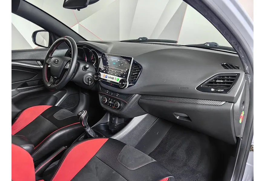 LIVE. Слайд №9