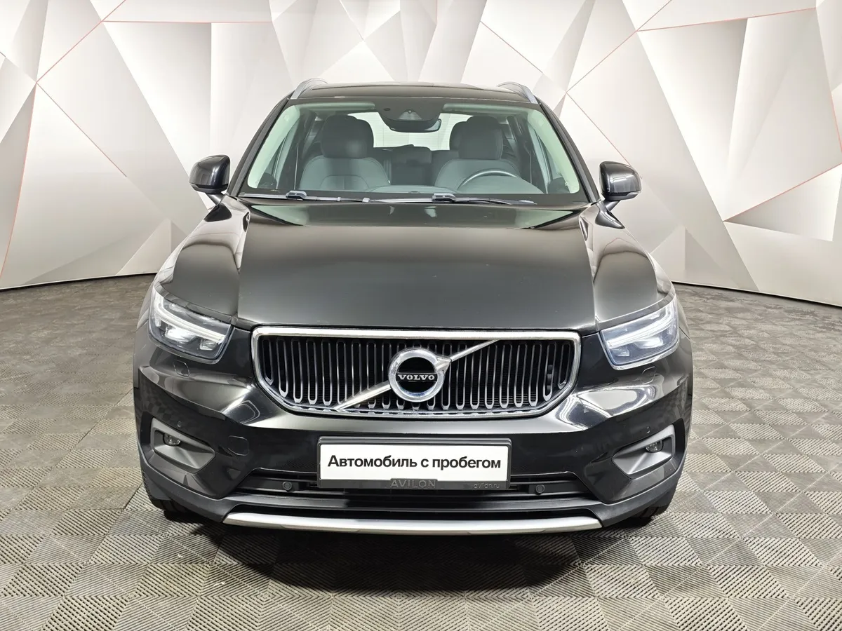 Volvo XC40 2.0 T4 Drive-E AT AWD (190 л.с.) Momentum Черный в АВИЛОН. Слайд №7
