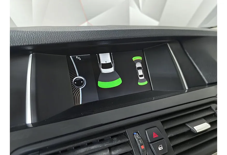 BMW 5 серия 520i Steptronic (184 л.с.) Базовая. Локальная сборка Черный в АВИЛОН. Слайд №16