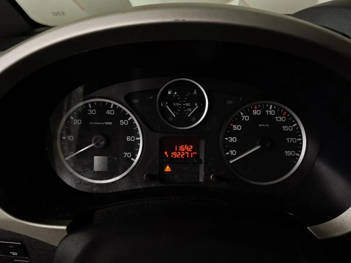 Peugeot Partner 1.6 e-HDi ETG (90 л.с.) Белый в АВИЛОН. Слайд №16