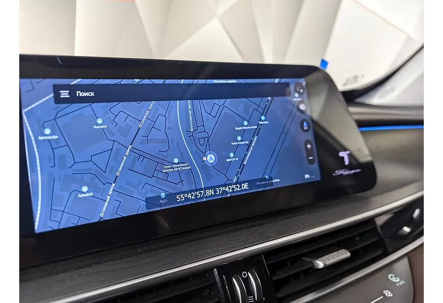 Chery Tiggo 8 Pro Max 2.0 AMT AWD (197 л.с.) Ultimate Белый в АВИЛОН. Слайд №22