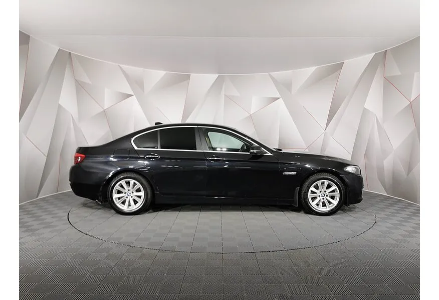 BMW 5 серия 520i AT (184 л.с.) Черный в АВИЛОН. Слайд №6