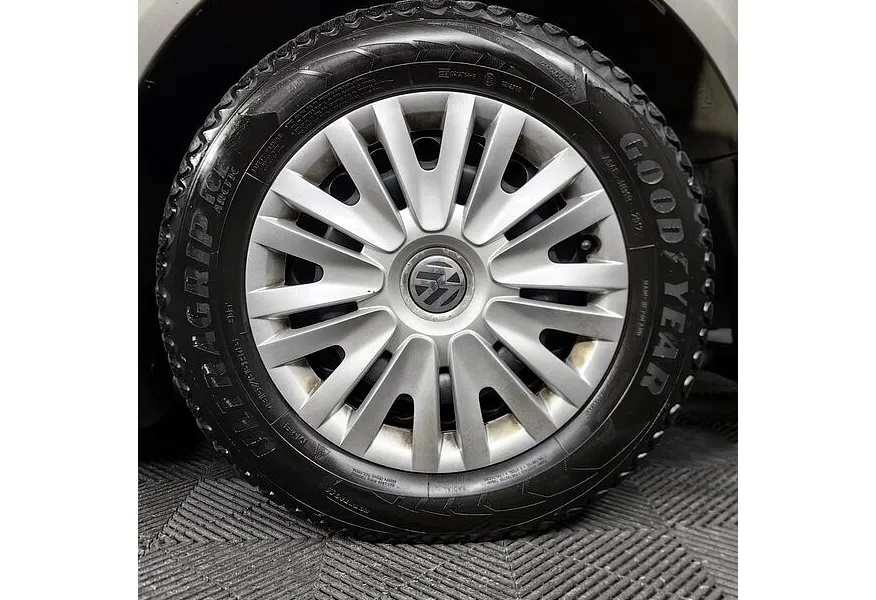 Volkswagen Golf 1.6 DSG (102 л.с.) Trendline Коричневый в АВИЛОН. Слайд №9