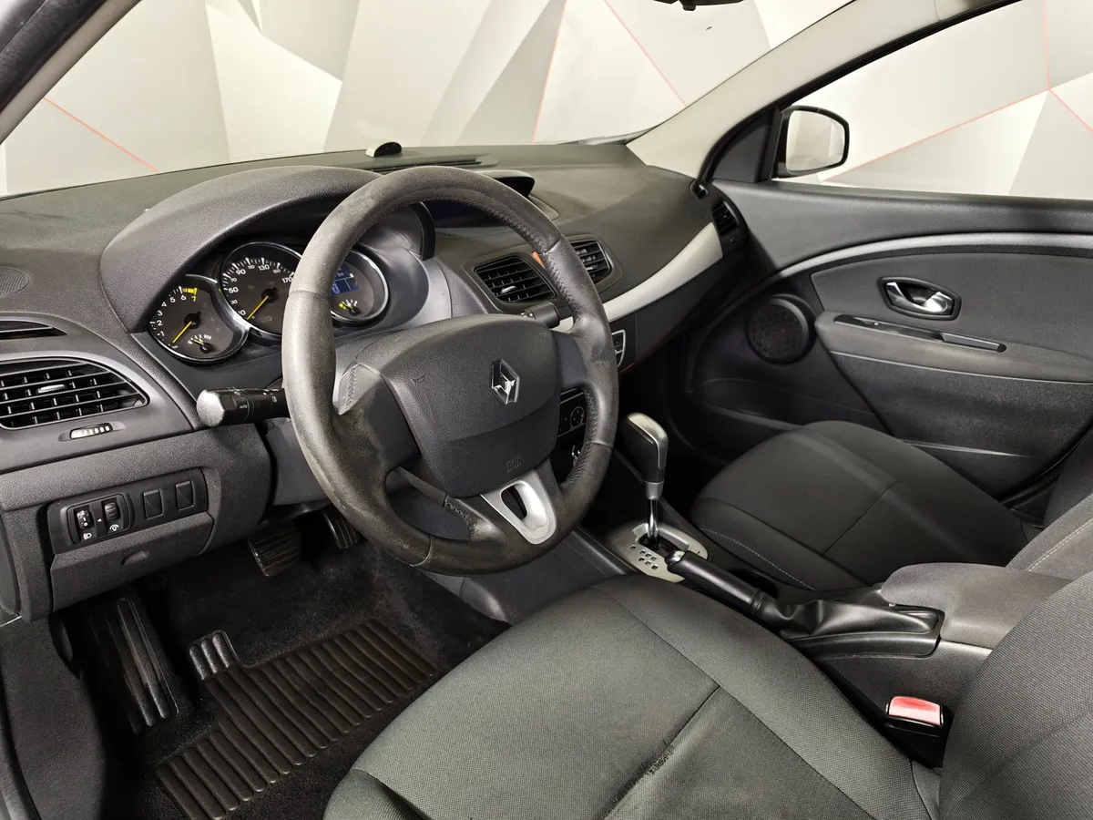 Renault Fluence 1.6 AT (110 л.с.) Бежевый в АВИЛОН. Слайд №18