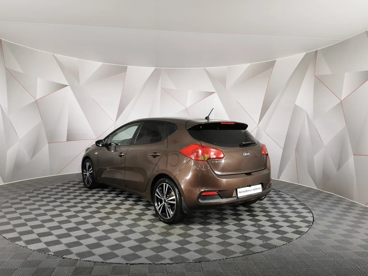 Kia Ceed 1.6 MT (130 л.с.) Classic Коричневый в АВИЛОН. Слайд №4