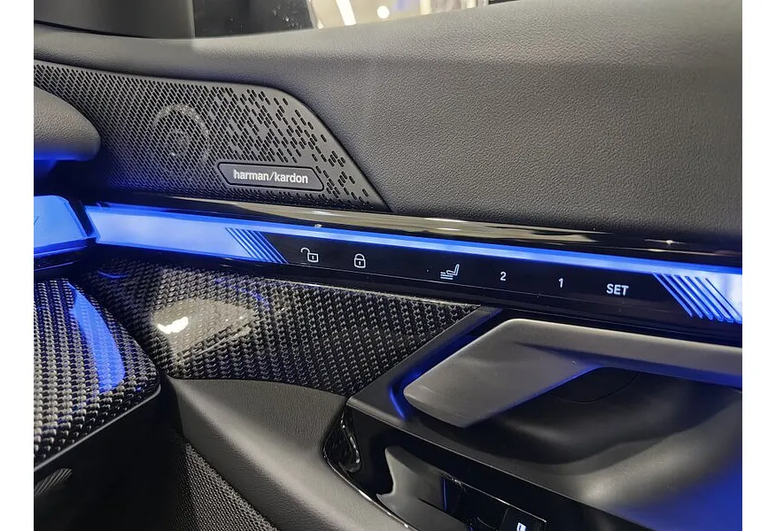 BMW 5 серия 520d xDrive AT (197 л.с.) Серый в АВИЛОН. Слайд №15