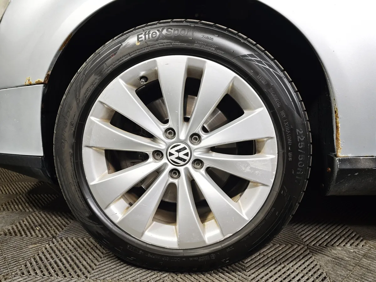 Volkswagen Passat 1.8 TSI DSG (152 л.с.) Серебристый в АВИЛОН. Слайд №9