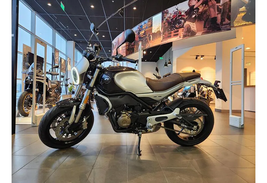 QJMOTOR SRV 550 550 см³ (47 л.с.) 550 Черный в АВИЛОН. Слайд №6