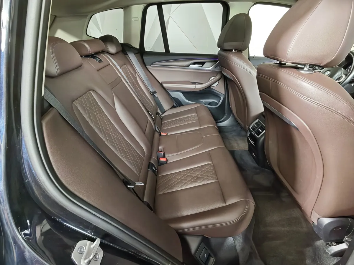 BMW X3 xDrive30i AT (249 л.с.) Base Локальная сборка Черный в АВИЛОН. Слайд №14