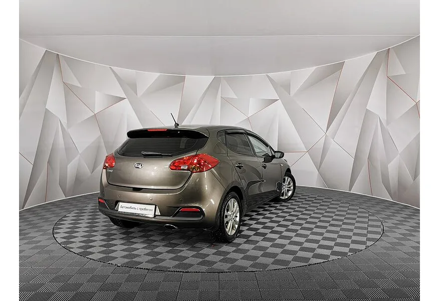 Kia Ceed 1.6 AT (122 л.с.) Коричневый в АВИЛОН. Слайд №2