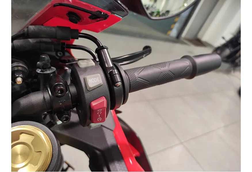 АВИЛОН - VOGE RR660S 662 см³ (99 л.с.) (99) 660 Красный - slide 2
