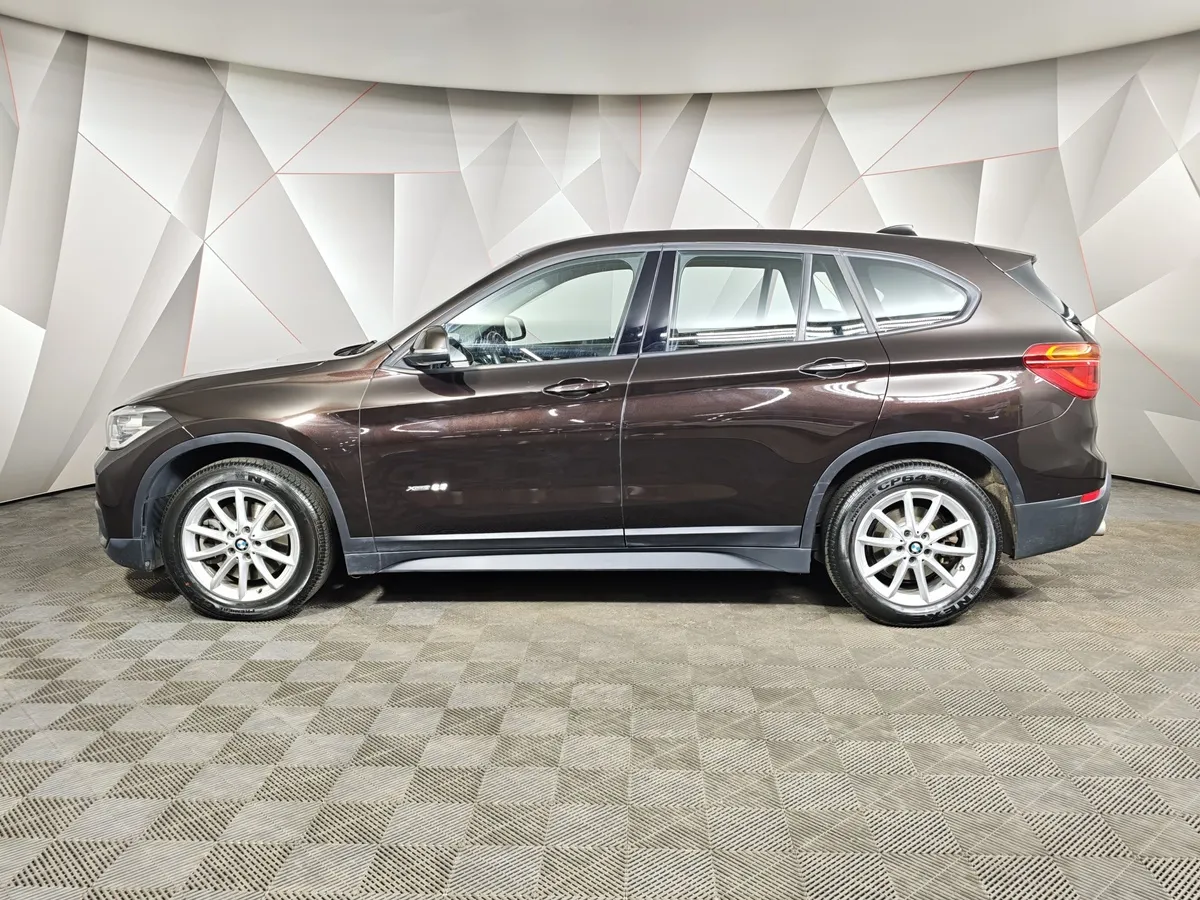 BMW X1 20i xDrive Steptronic AT (192 л.с.) Advantage (Локальная сборка) Коричневый в АВИЛОН. Слайд №5