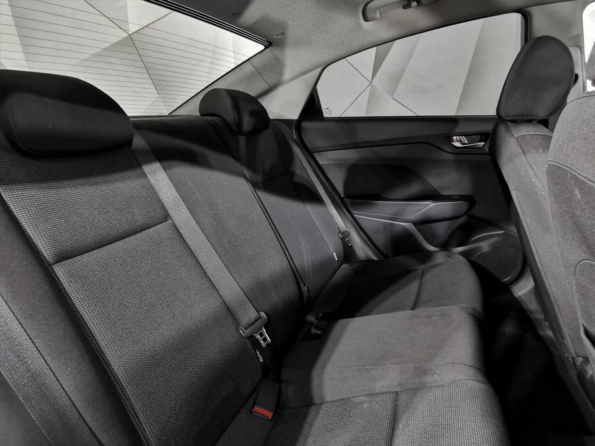 Hyundai Solaris 1.6 AT (123 л.с.) Super Series Белый в АВИЛОН. Слайд №17
