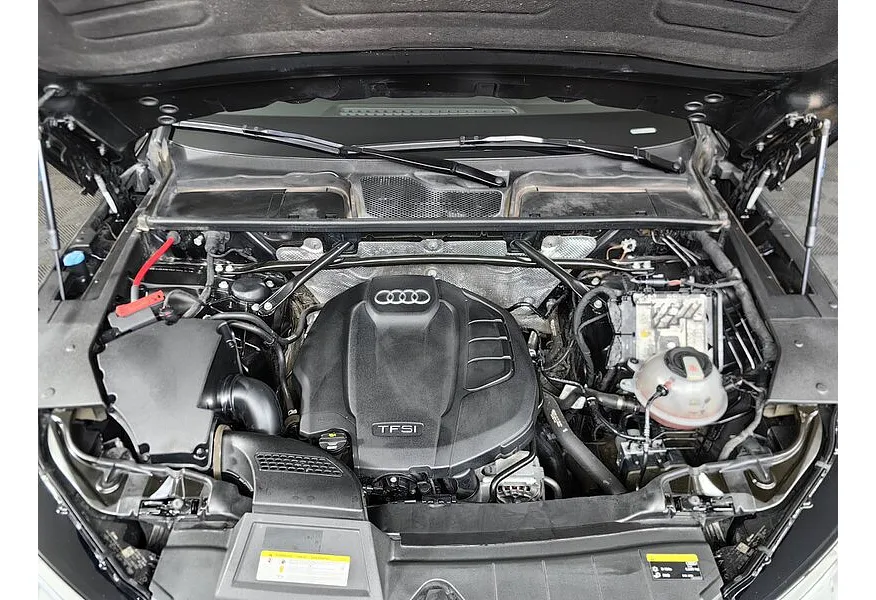 Audi Q5 2.0 TFSI S tronic quattro (249 л.с.) Sport Черный в АВИЛОН. Слайд №11