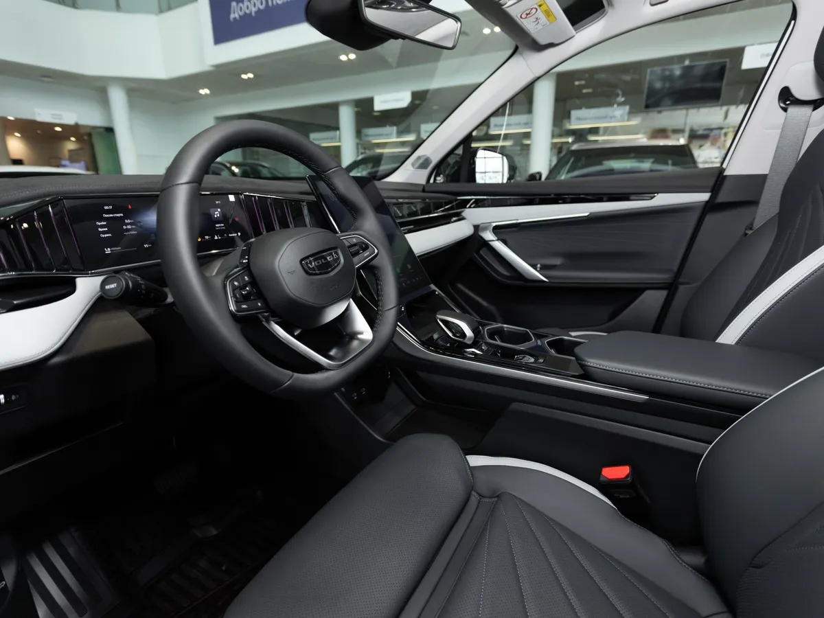 Volga K40 1.5T DCT FWD (147 л.с.) Комфорт Черный в АВИЛОН. Слайд №2