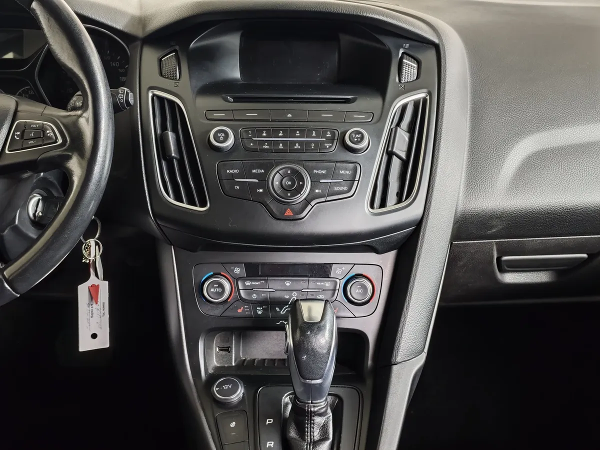 Ford Focus 1.6 PowerShift (105 л.с.) Trend Белый в АВИЛОН. Слайд №14