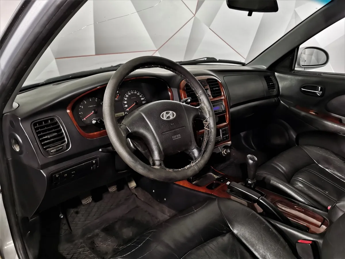 Hyundai Sonata 2.0 MT (137 л.с.) Серебристый в АВИЛОН. Слайд №17