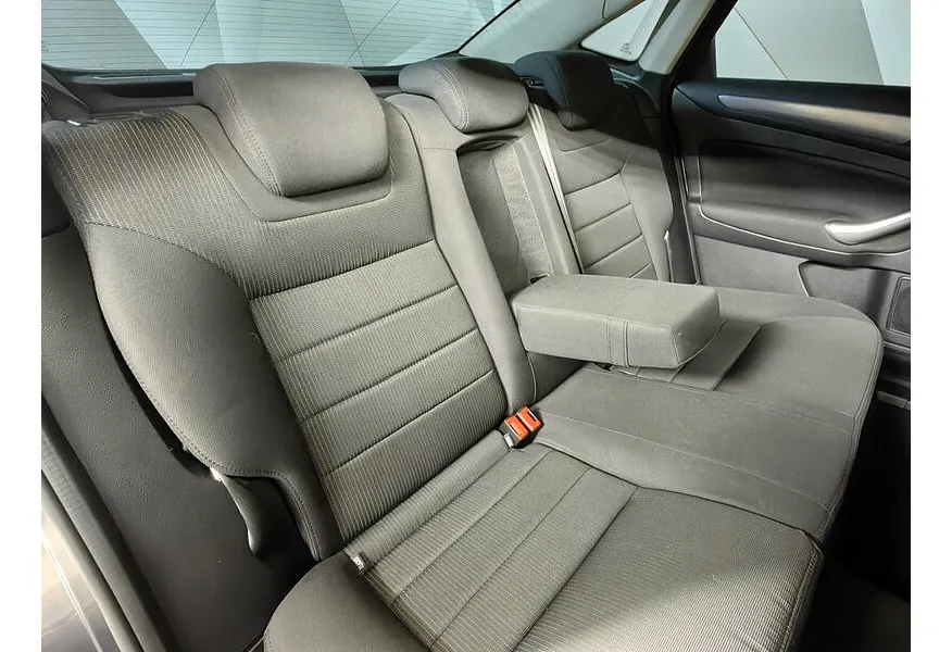 Ford Mondeo 2.0 EcoBoost PowerShift (200 л.с.) Titanium Коричневый в АВИЛОН. Слайд №16