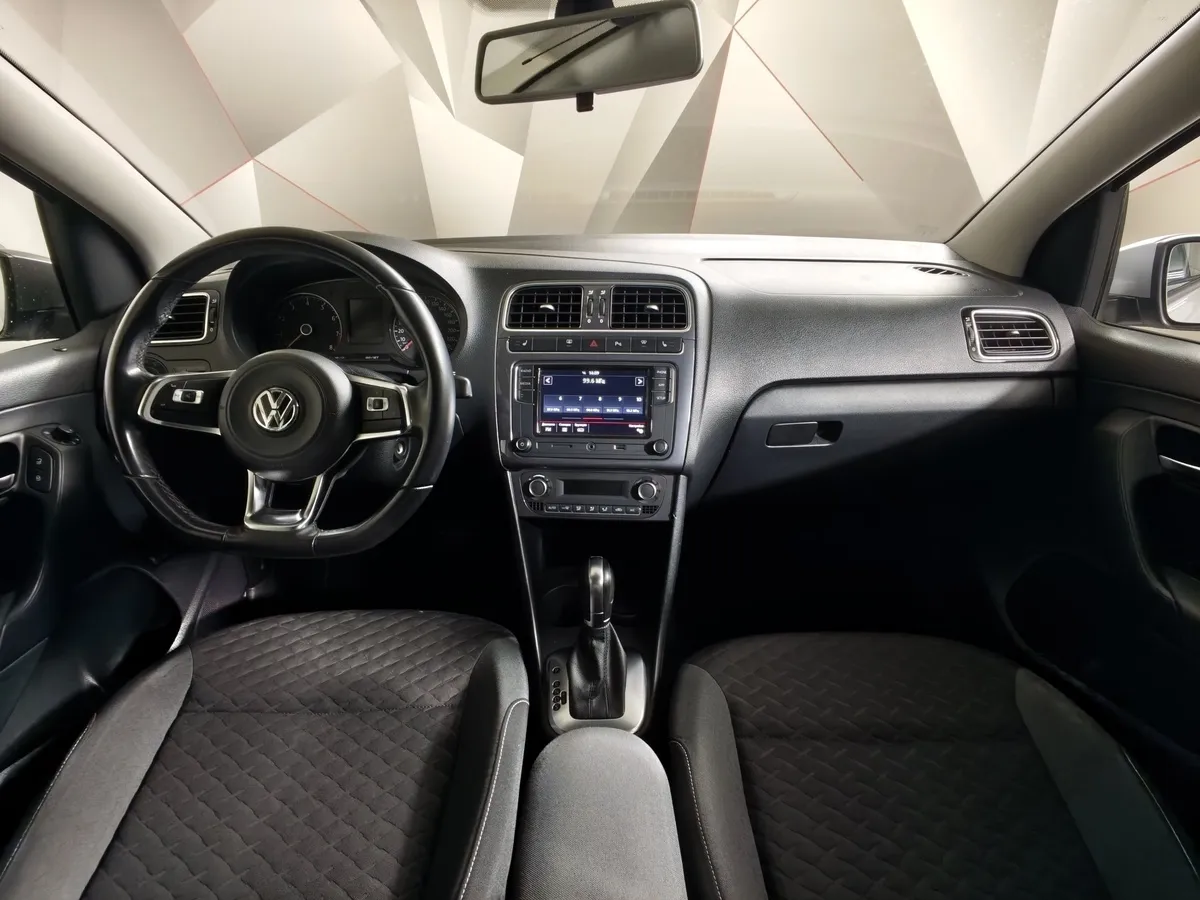 Volkswagen Polo 1.6 MPI AT (110 л.с.) Trendline Серебристый в АВИЛОН. Слайд №14