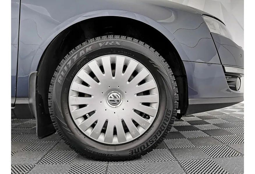 Volkswagen Passat 1.8 TSI AT (160 л.с.) Синий в АВИЛОН. Слайд №9