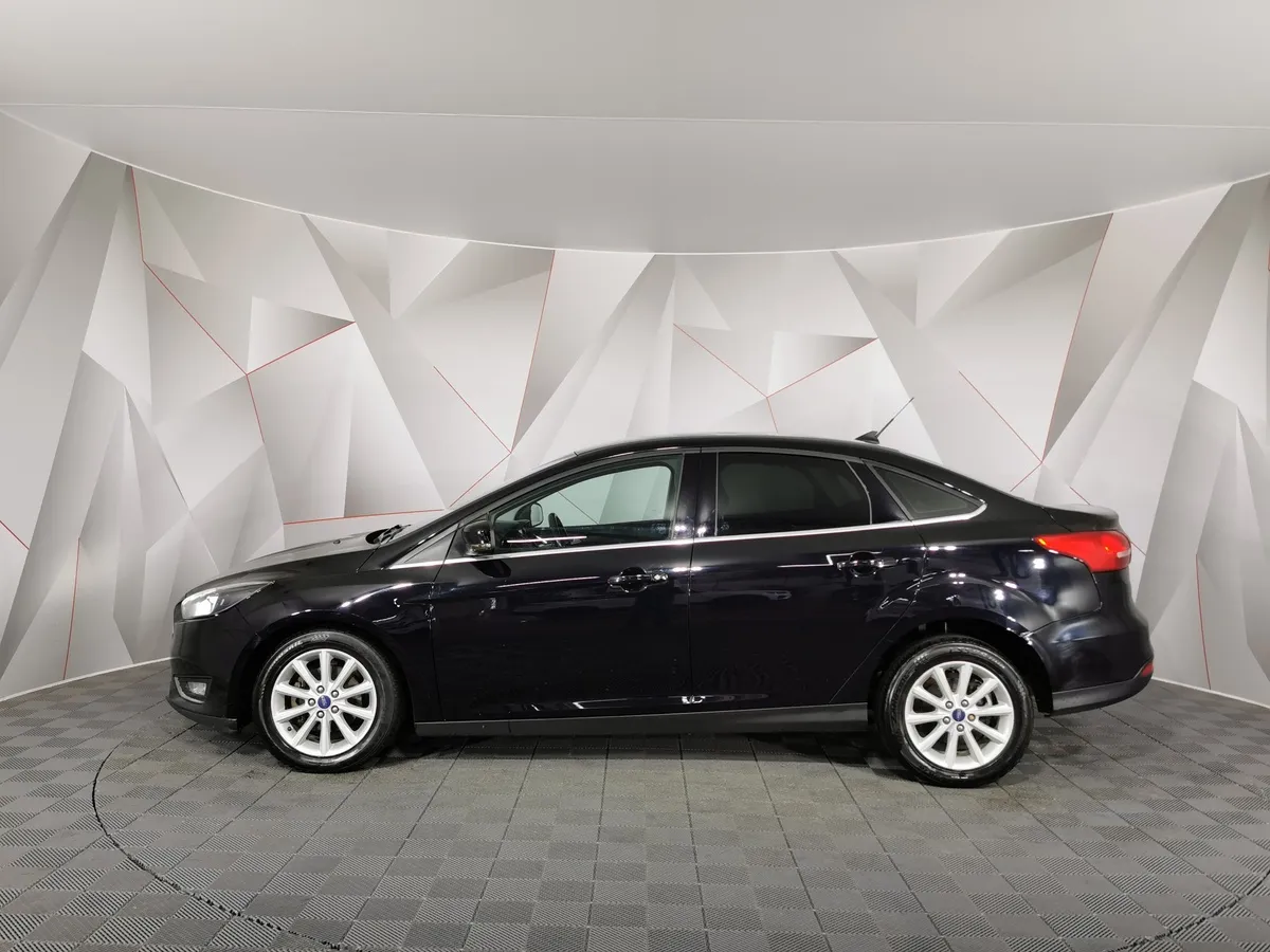 Ford Focus 1.5 EcoBoost AT (150 л.с.) Titanium Черный в АВИЛОН. Слайд №5