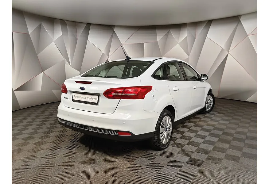 Ford Focus 1.6 PowerShift (105 л.с.) Trend Белый в АВИЛОН. Слайд №2