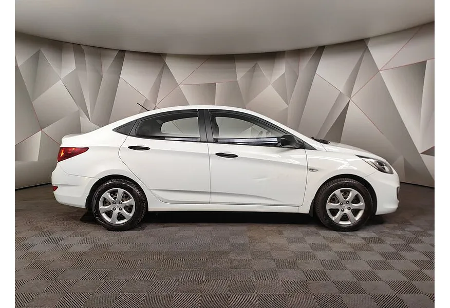 Hyundai Solaris 1.4 MT (107 л.с.) Classic Белый в АВИЛОН. Слайд №6