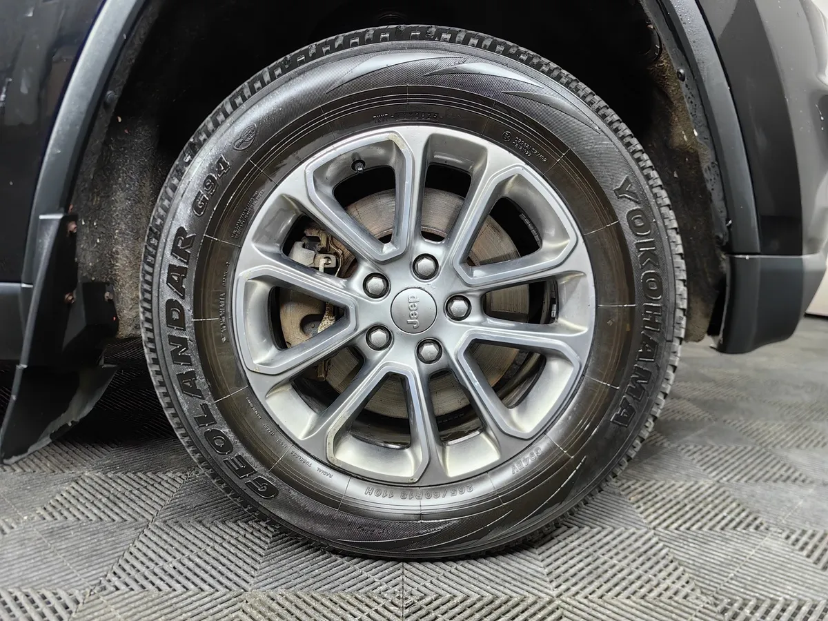 Jeep Grand Cherokee 3.0 TD AT (241 л.с.) Черный в АВИЛОН. Слайд №9