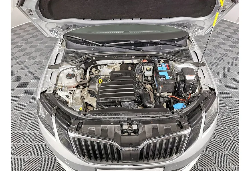 Skoda Octavia 1.6 AT (110 л.с.) Серебристый в АВИЛОН. Слайд №19