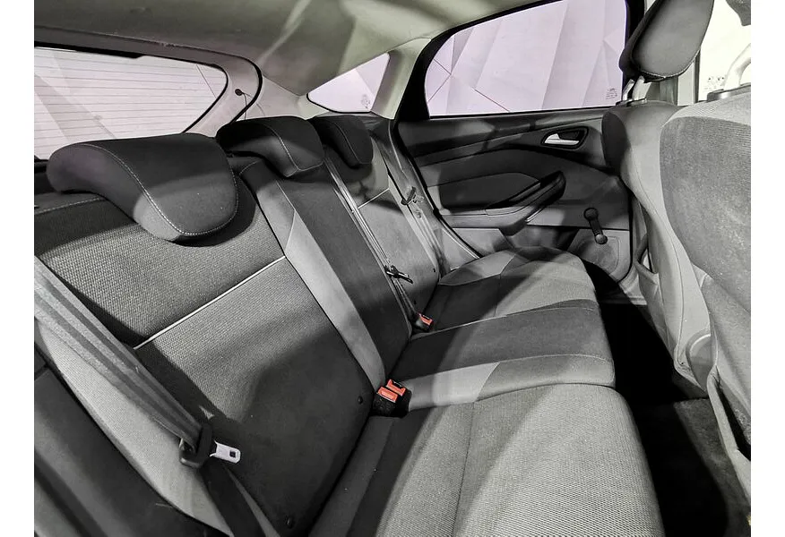 Ford Focus 1.6 Ti-VCT PowerShift (105 л.с.) Trend Черный в АВИЛОН. Слайд №16