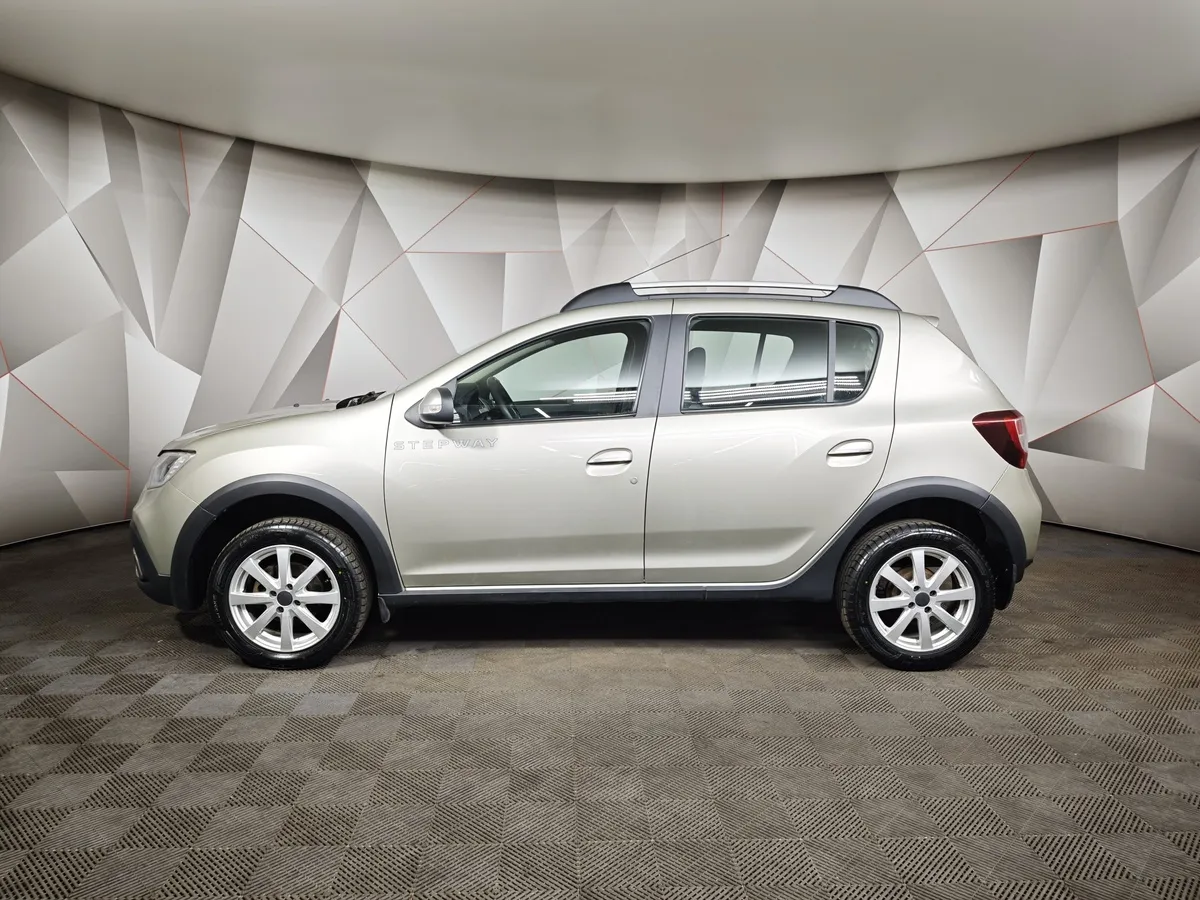 Renault Sandero 1.6 MT (113 л.с.) Stepway Drive Серый в АВИЛОН. Слайд №5