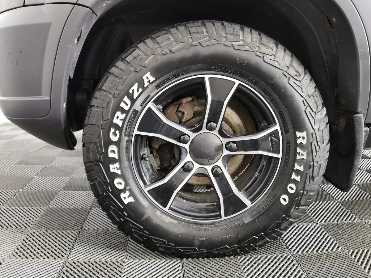 Chevrolet Niva 1.7 MT (80 л.с.) Зеленый в АВИЛОН. Слайд №9