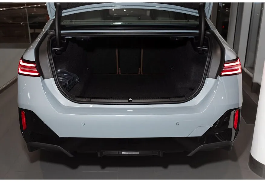 BMW 5 серия 530i xDrive AT (252 л.с.) Серый в АВИЛОН. Слайд №12