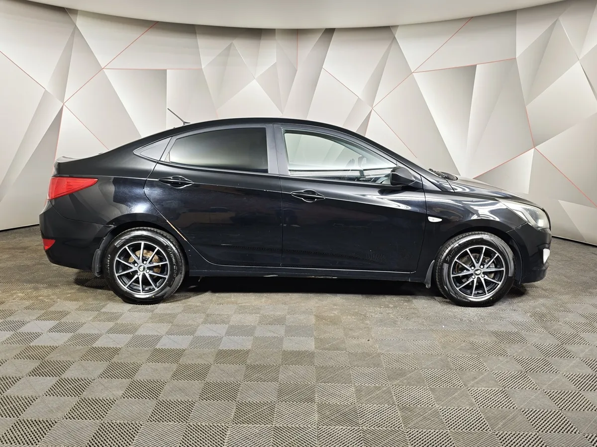 Hyundai Solaris 1.6 AT (123 л.с.) Classic Черный в АВИЛОН. Слайд №6