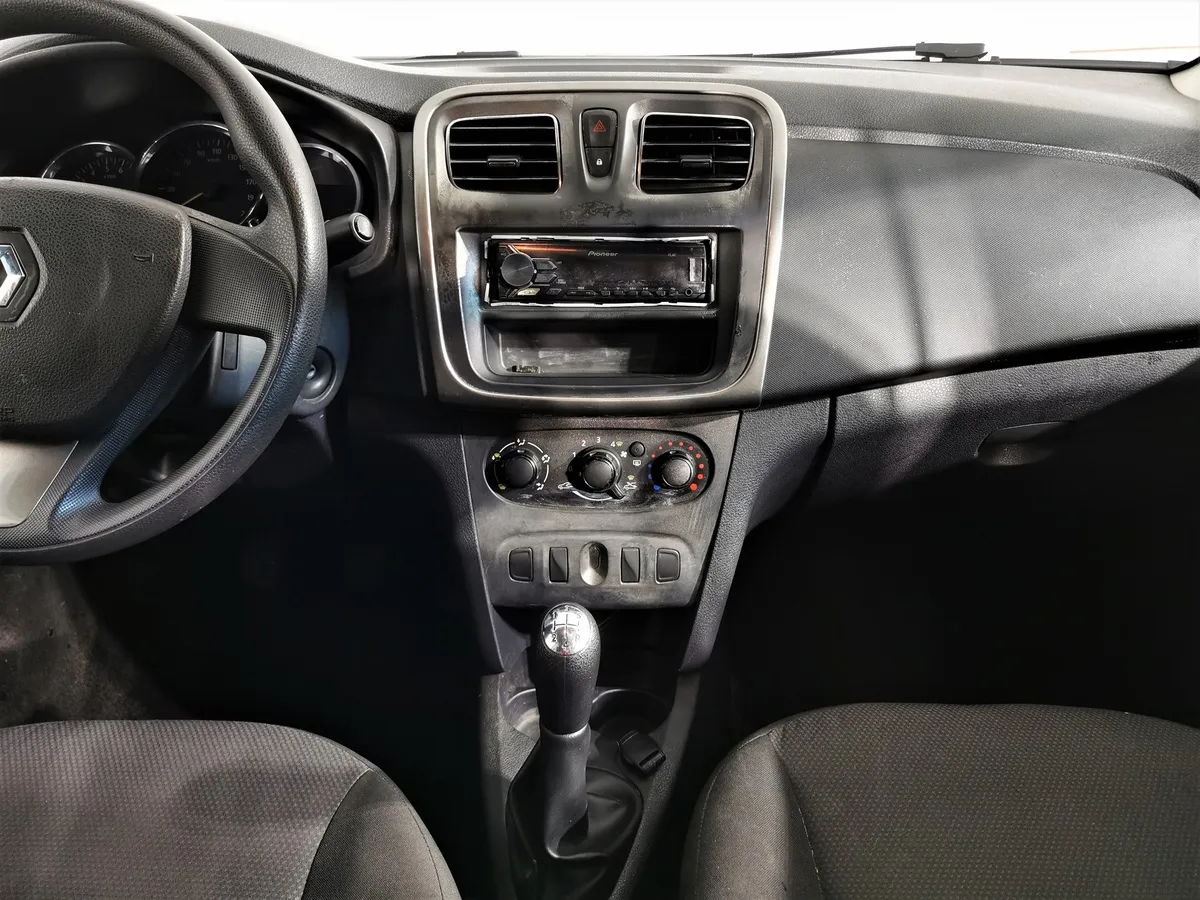 Renault Logan 1.6 MT (82 л.с.) Черный в АВИЛОН. Слайд №14