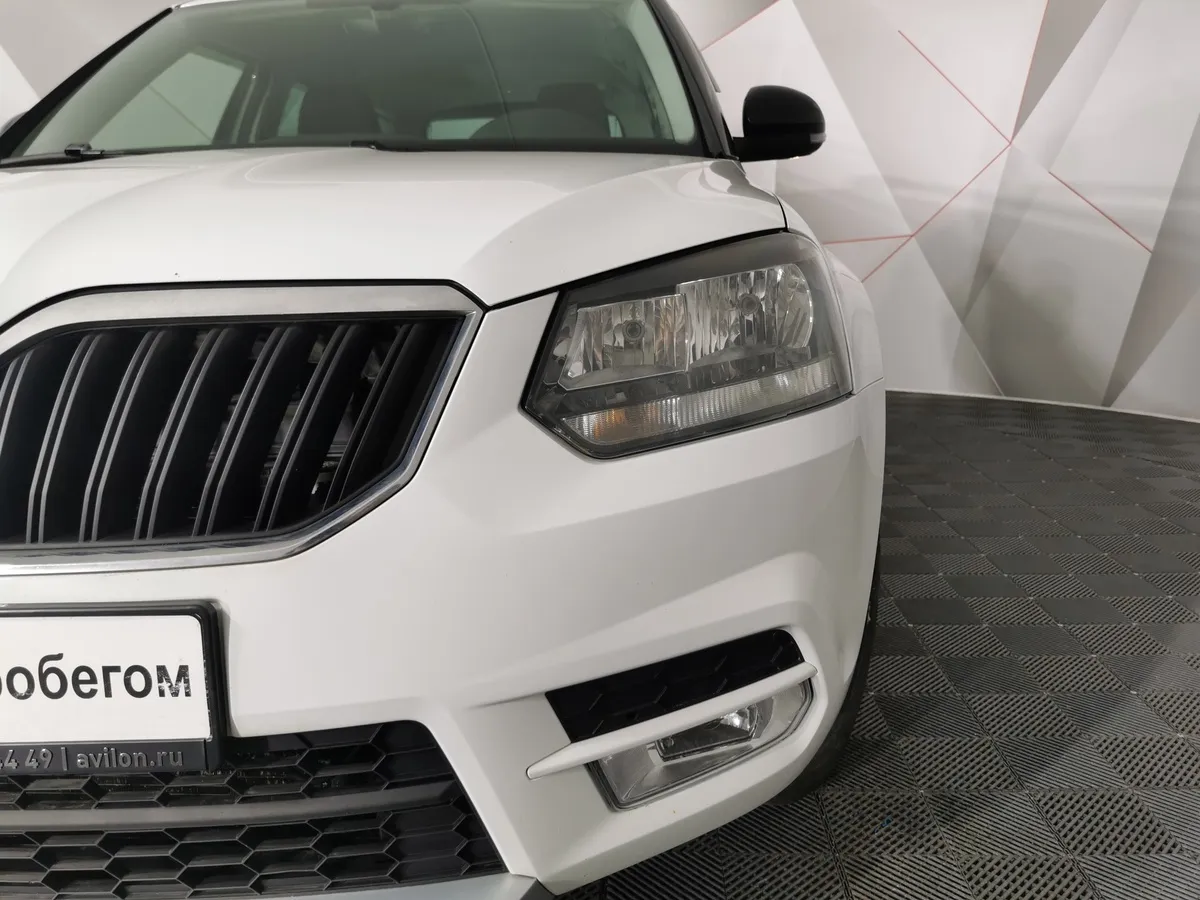 Skoda Yeti 1.6 AT (110 л.с.) Белый в АВИЛОН. Слайд №10